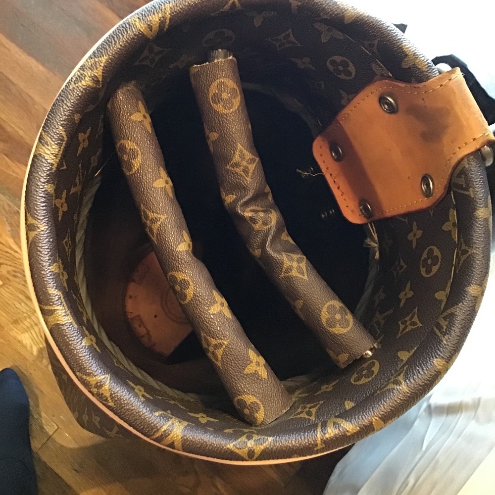LOUIS VUITTON GOLF BAG